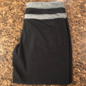 Black 3/4 length workout leggings
